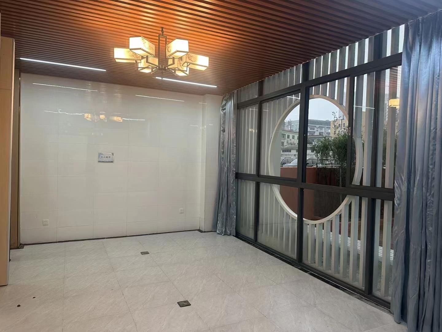 龍華區(qū)中心地段